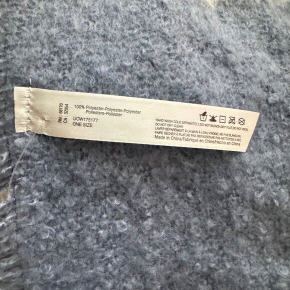 urban outfitters Fuzzy Plaid Scarf With Fringe Edges Blue & White Check Pattern - Picture 3 of 8